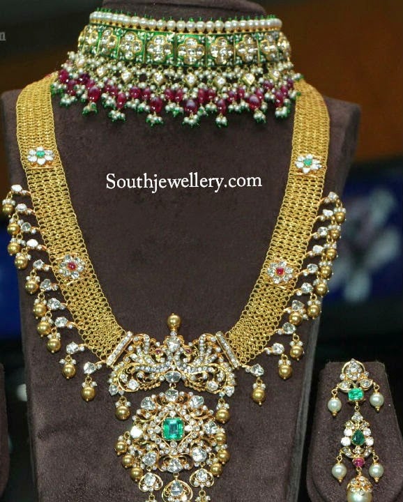 اطقم المعلم كرسكنديور الماس Broad_mesh_gold_necklace_with_diamond_pendant