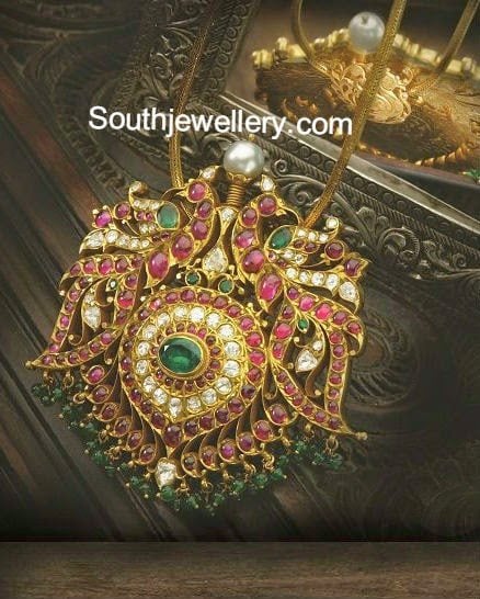 kundan peacock pendant