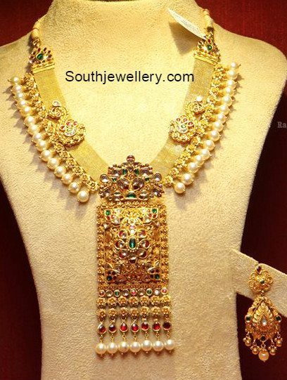 latest_gold_necklace