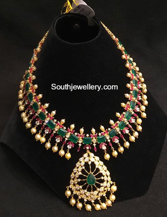 اطقم المعلم كرسكنديور الماس Emerald-ruby-necklace