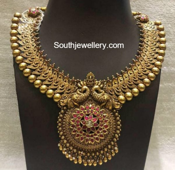 Real Black Pearl Necklace - Antique Gold Peacock Necklace - Jewellery Designs / Price and other details may vary based on product size and color.
