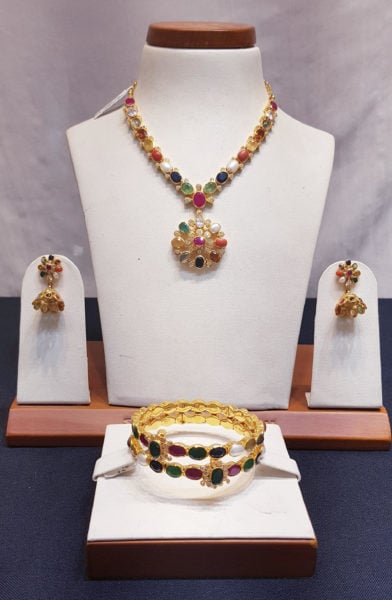 navratna necklace and bangles