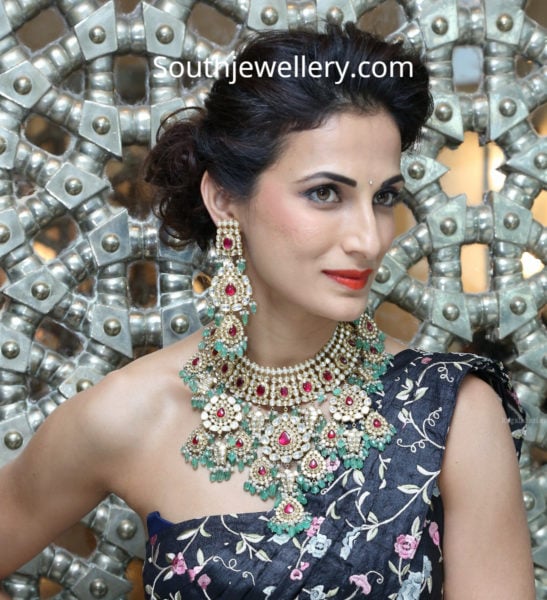 shilpa reddy in house of mbj polki emerald choker 