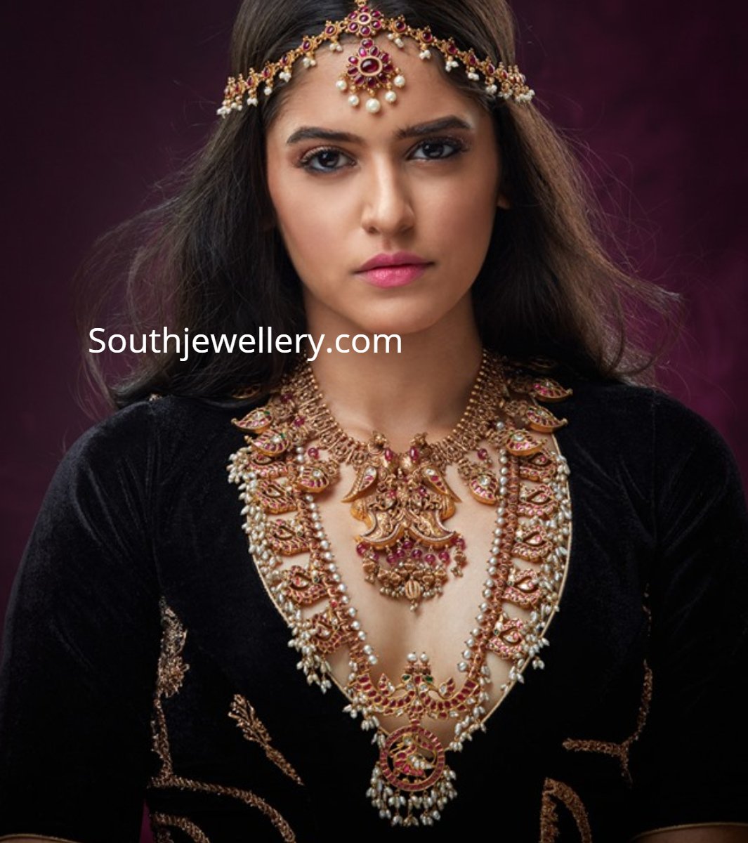 Traditional antique gold jewellery Indian Jewellery Designs