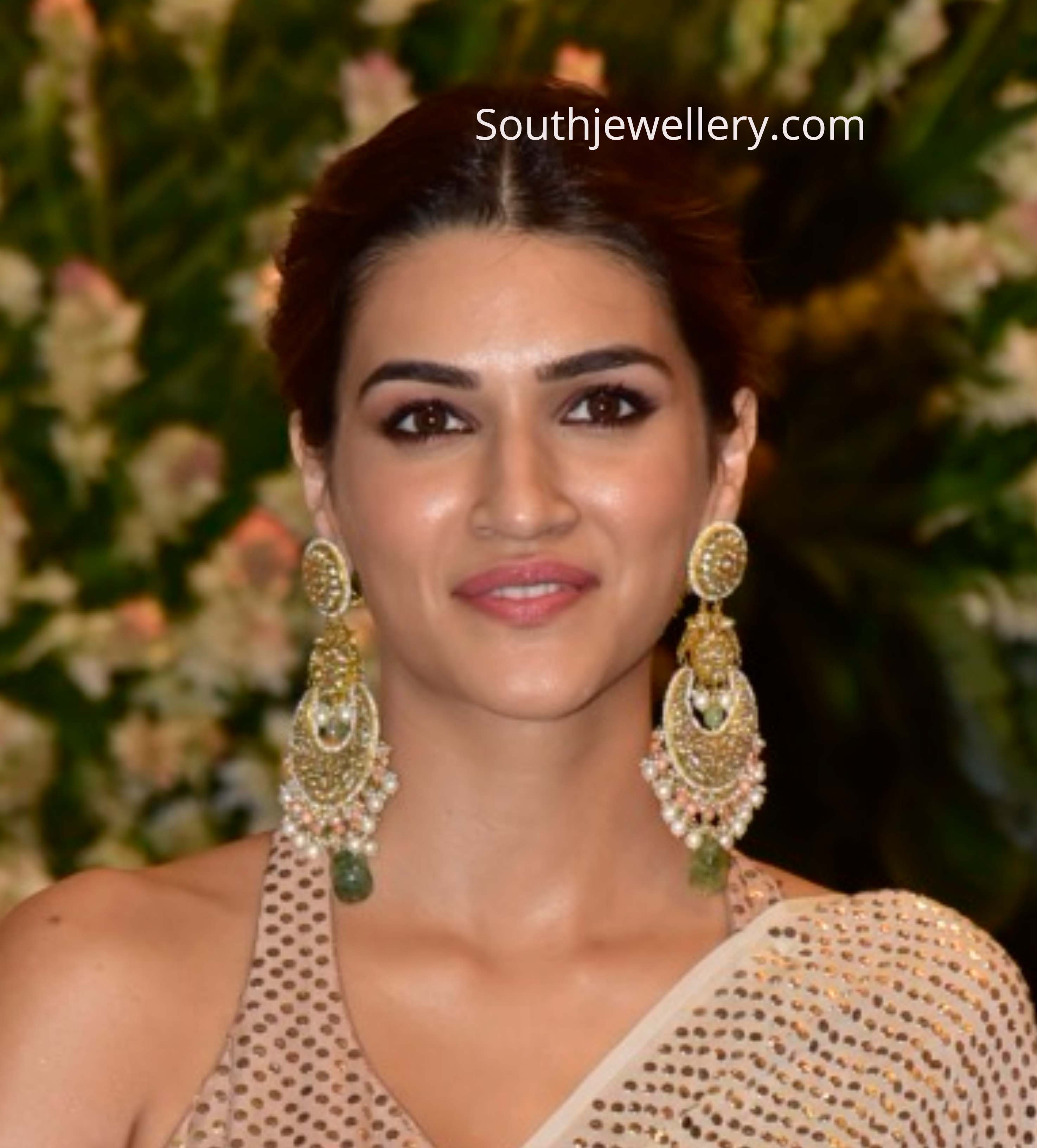 Kriti sanon earrings deals