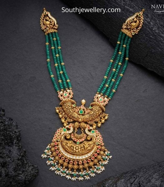 emerald beads necklace with antique gold nakshi pendant