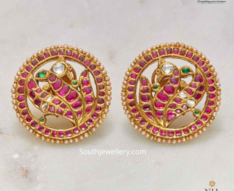 22k Gold big round kundan stud earrings Indian Jewellery Designs