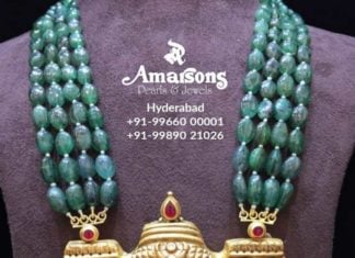 emerald beads necklace with temple pendant