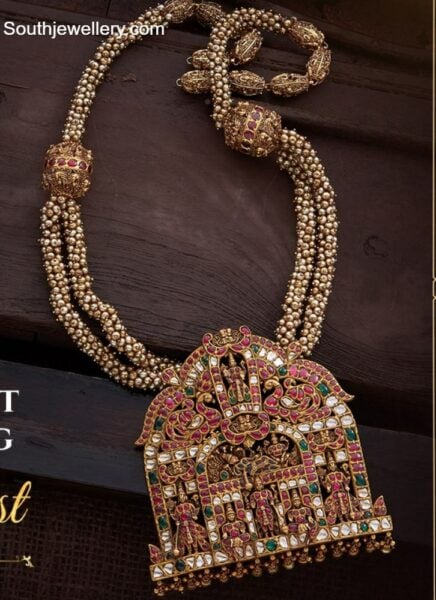 pearl haram with temple kundan pendant