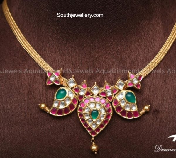 Gold chain with simple kundan pendant Indian Jewellery Designs