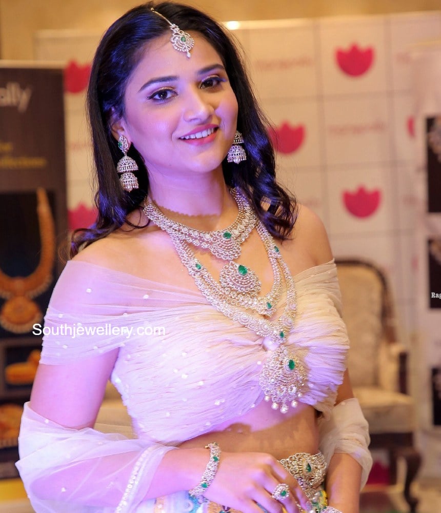 Bridal diamond and emerald jewellery set Indian Jewellery Designs