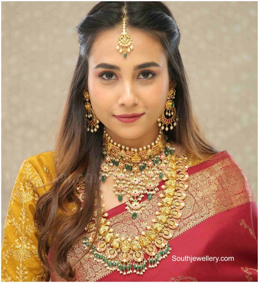 Kranika Kundan jewellery set main image 0