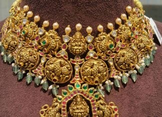 lakshmi choker pinaki