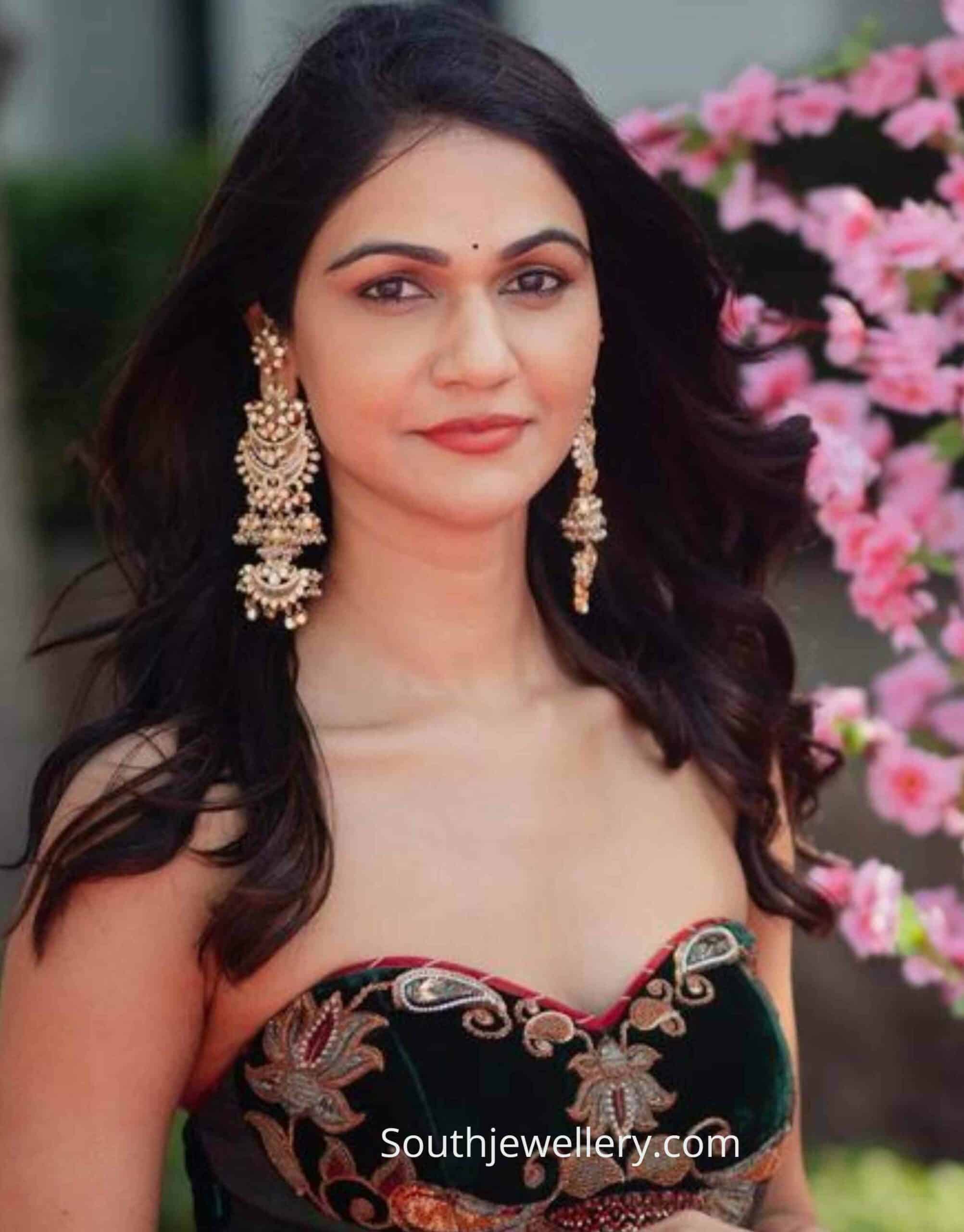 Sneha'S Secret Admirer: Is It Tamilthot? - c7lm6be